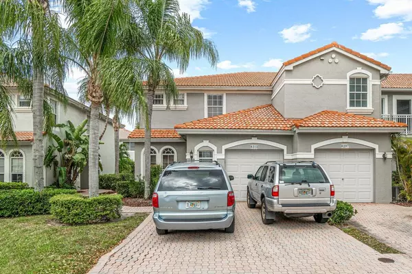 8303 Via Leonessa, Boca Raton, FL 33433