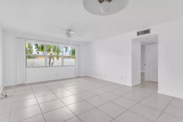 Deerfield Beach, FL 33441,500 SE 2nd AVE 22