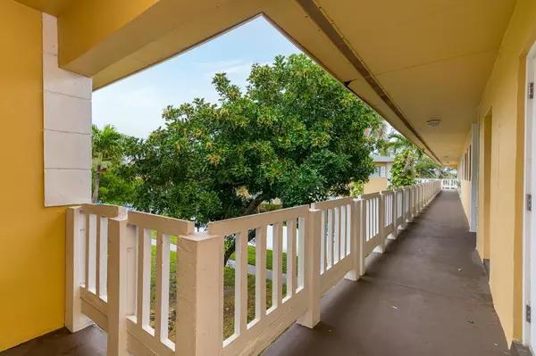 Deerfield Beach, FL 33441,500 SE 2nd AVE 22