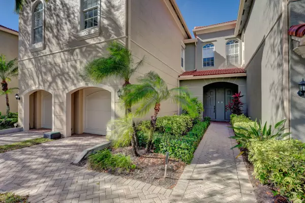 Palm Beach Gardens, FL 33418,4861 Bonsai CIR 107