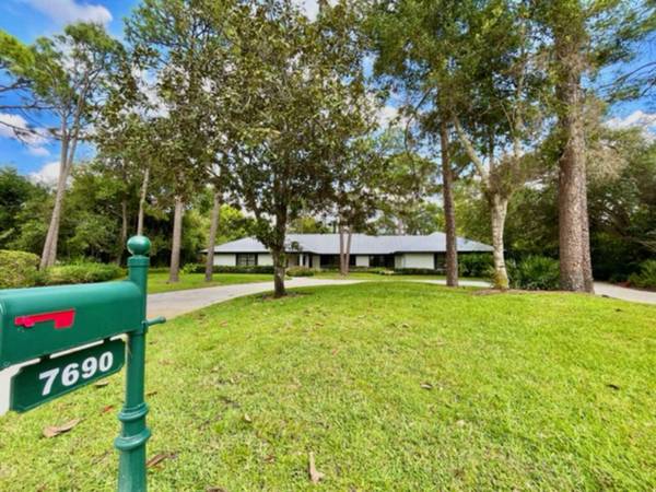 Port Saint Lucie, FL 34986,7690 Wyldwood WAY