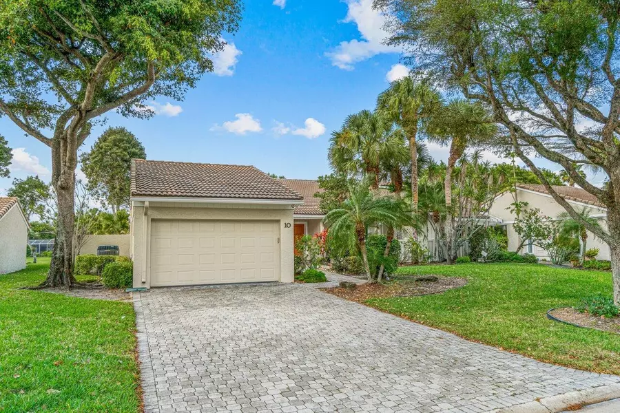 10 Brentwood DR, Boynton Beach, FL 33436