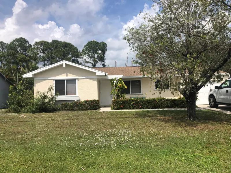 2225 SE Blossom RD, Port Saint Lucie, FL 34952