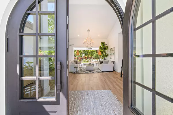 Jupiter Inlet Colony, FL 33469,189 Shelter LN