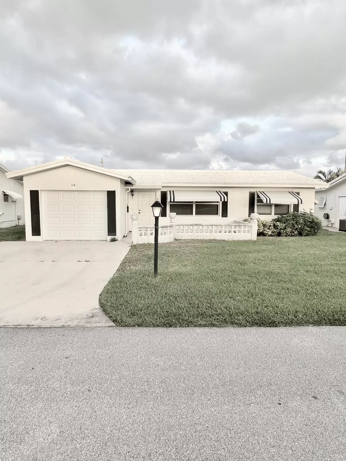 Boynton Beach, FL 33426,114 SW 8th CT