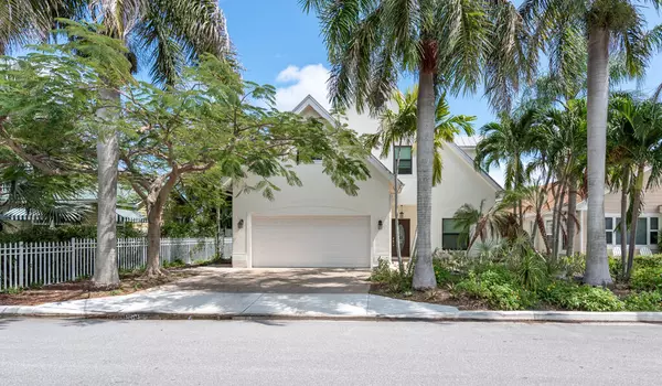 1118 N Lakeside DR, Lake Worth Beach, FL 33460