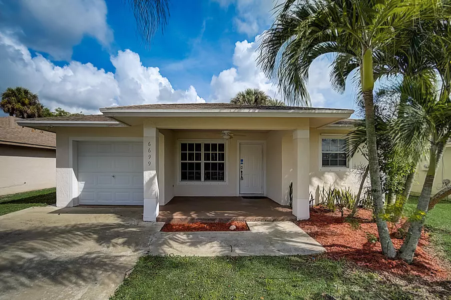 6699 2nd ST, Jupiter, FL 33458