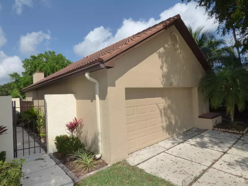 33 N Ironwood WAY, Palm Beach Gardens, FL 33418