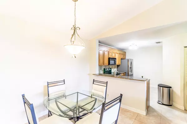 Coral Springs, FL 33067,5681 Riverside DR 205a6