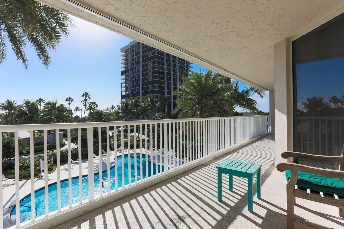 Fort Pierce, FL 34949,5049 N Highway A1a 303