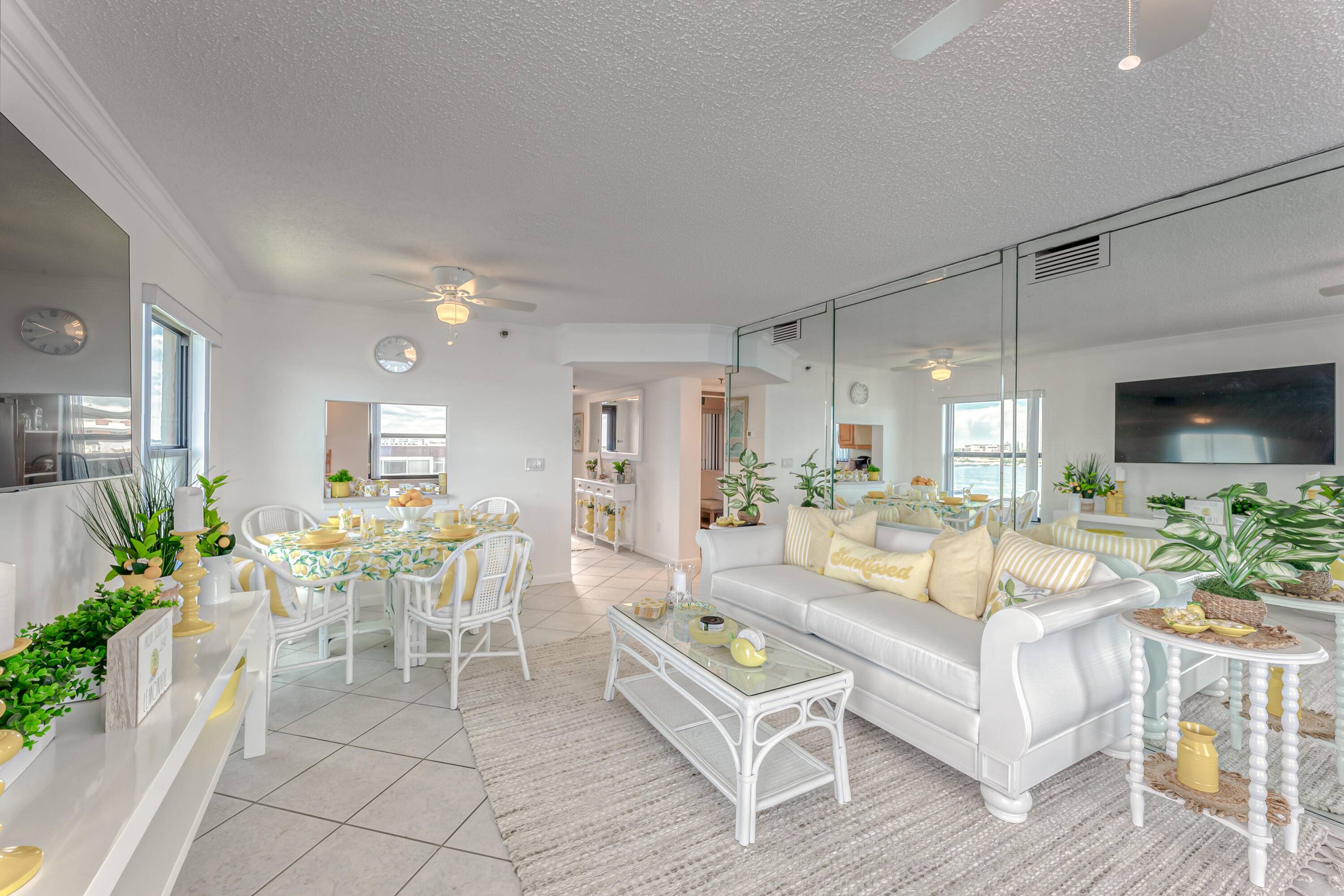 Lantana, FL 33462,896 N Federal Highway 524