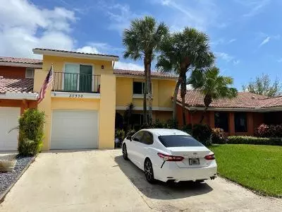 20990 Estada LN, Boca Raton, FL 33433