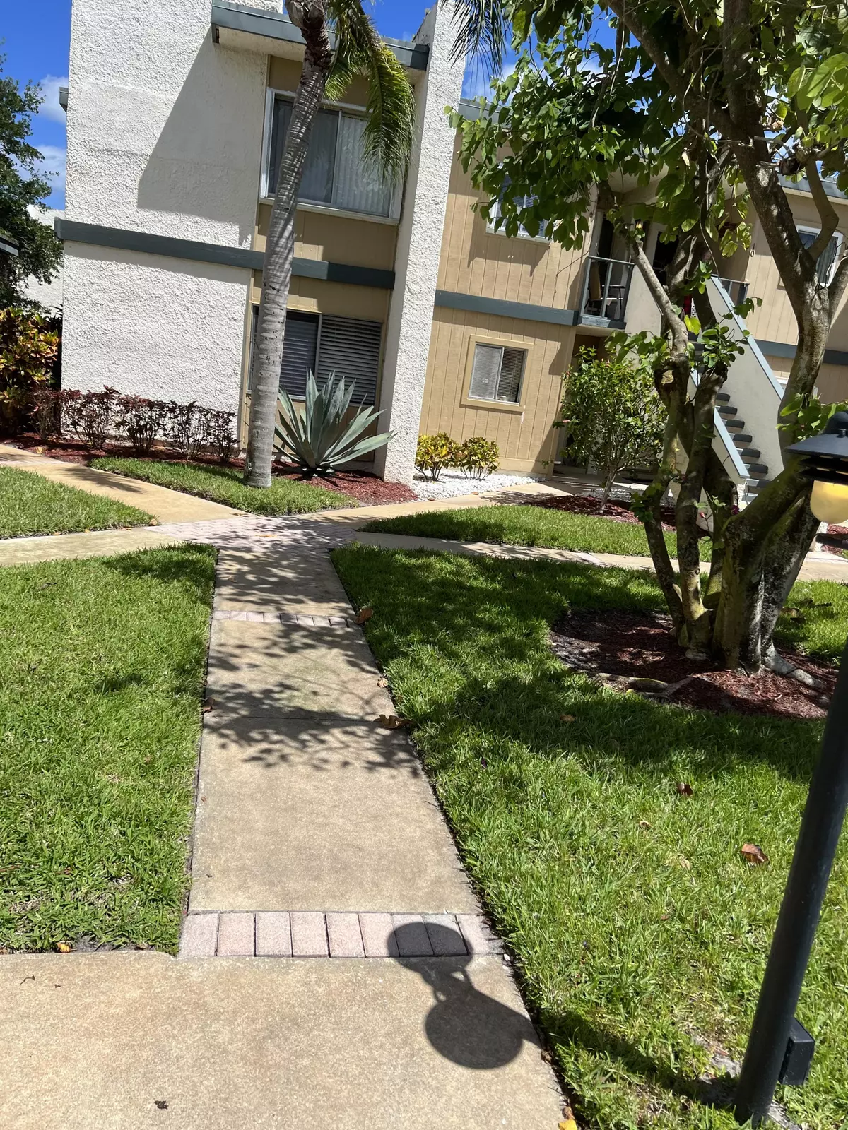 Jensen Beach, FL 34957,1561 NE 12th TER C1