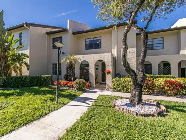 21203 Lago Circle 15e, Boca Raton, FL 33433