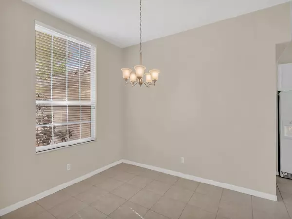 Vero Beach, FL 32968,749 SW 44th AVE