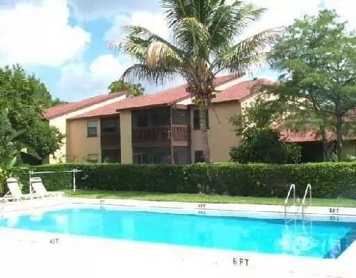 Royal Palm Beach, FL 33411,2407 N Lakeview CIR