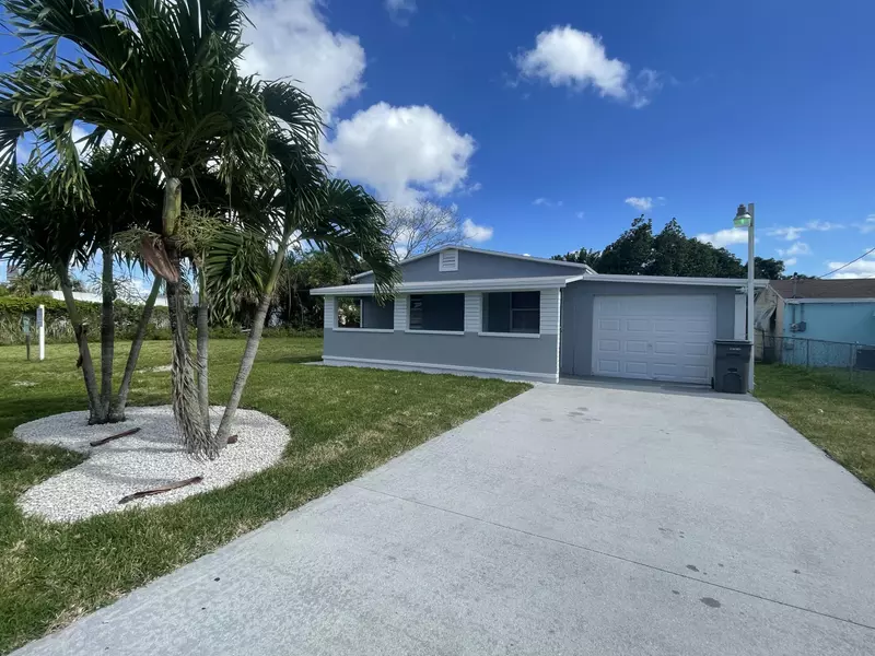 4562 Old Military TRL, West Palm Beach, FL 33417