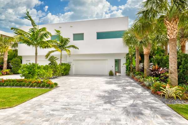 Boca Raton, FL 33432,3000 Banyan RD B