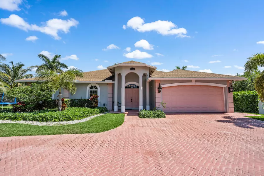 2740 NE 4th CT, Boynton Beach, FL 33435