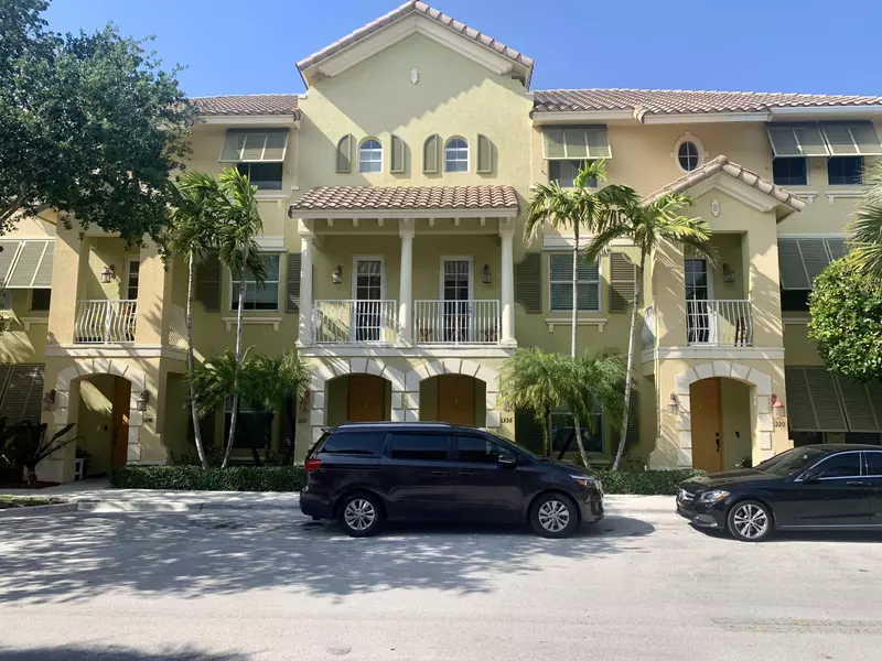 1232 Via Maggio, Boynton Beach, FL 33426