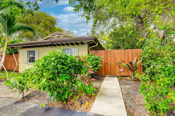 227 NE 12th ST, Delray Beach, FL 33444