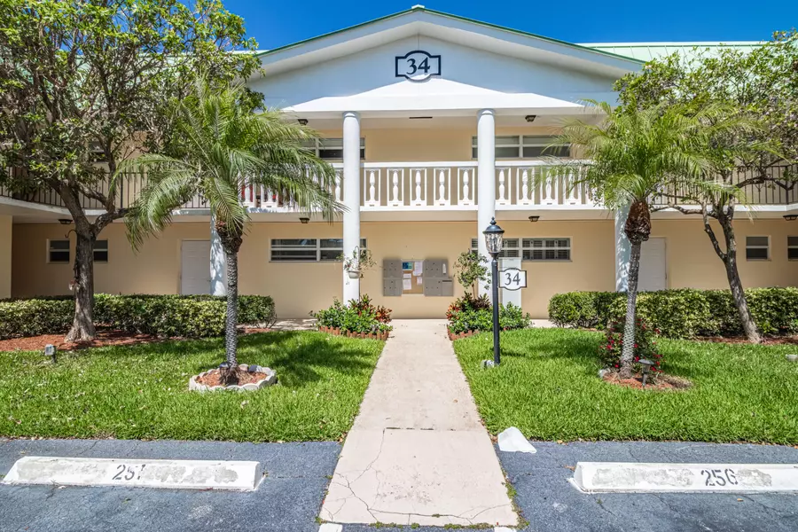 34 Colonial Club DR 103, Boynton Beach, FL 33435