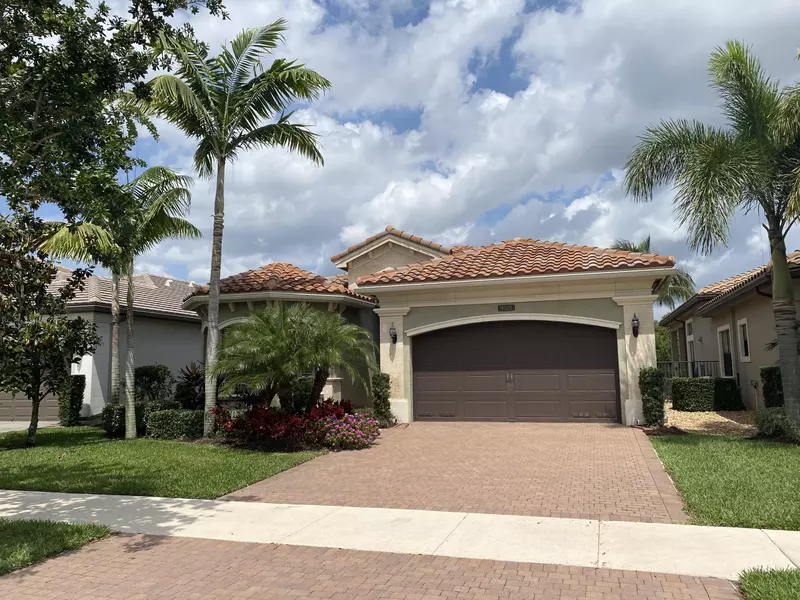 9505 Eden Roc CT, Delray Beach, FL 33446