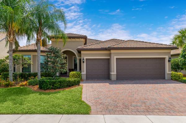 337 SE Huntington CIR, Port Saint Lucie, FL 34984