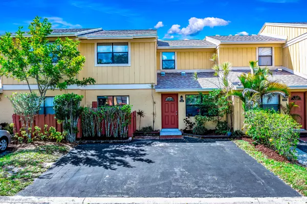 5342 Jog LN, Delray Beach, FL 33484