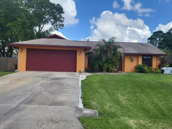 561 SE Balcom TER, Palm Bay, FL 32909