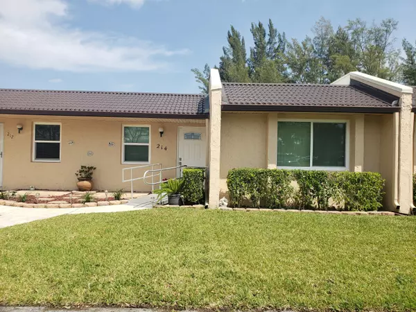 West Palm Beach, FL 33411,214 Lake Meryl DR 214