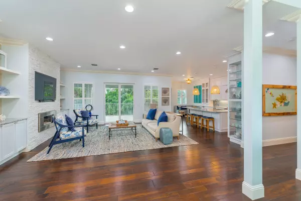 Palm Beach Gardens, FL 33410,2484 Holly LN