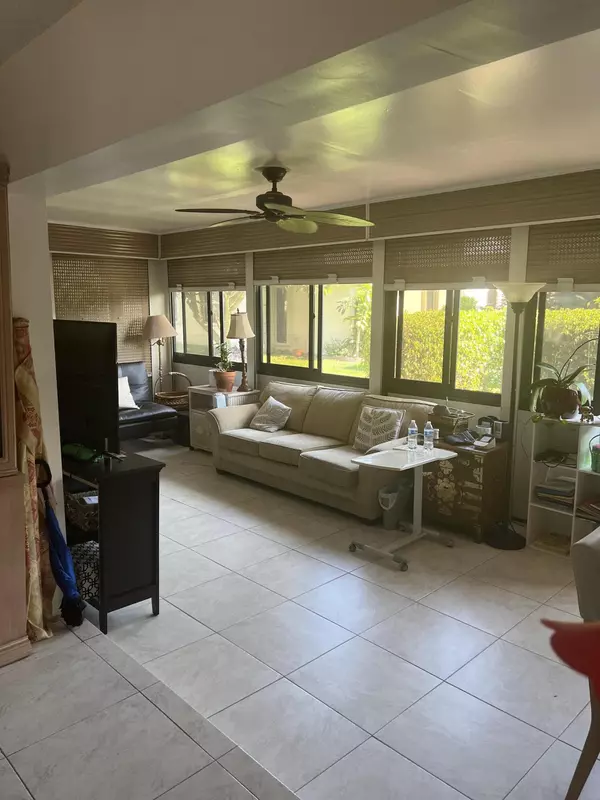 Greenacres, FL 33463,6100 Olivewood CIR