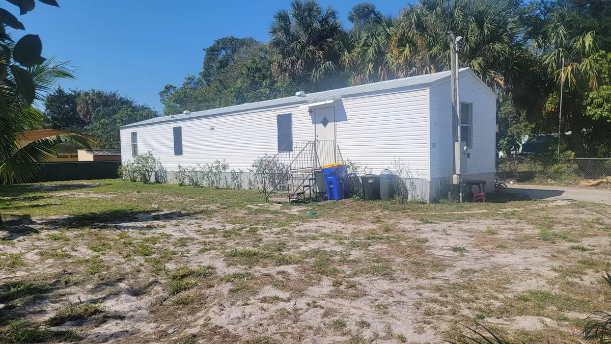 Stuart, FL 34994,346 SE San Jose ST