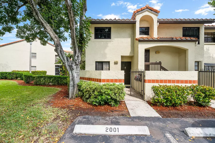 2001 Congressional WAY 2001, Deerfield Beach, FL 33442