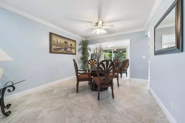 Boynton Beach, FL 33435,20 Colonial Club DR 101