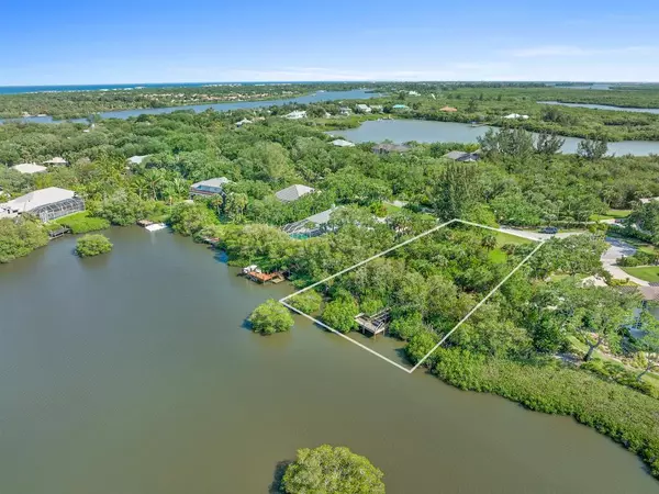 Vero Beach, FL 32963,2660 Riverview CT