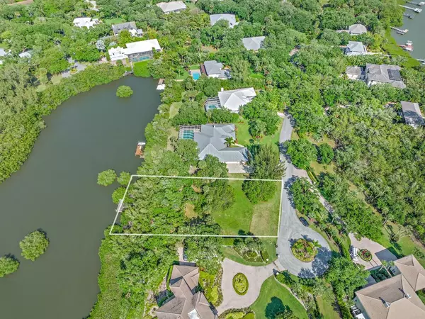 Vero Beach, FL 32963,2660 Riverview CT