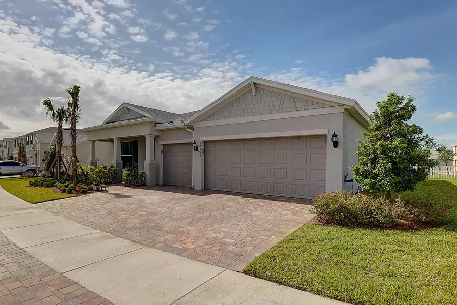 10598 SW Captiva DR, Port Saint Lucie, FL 34987