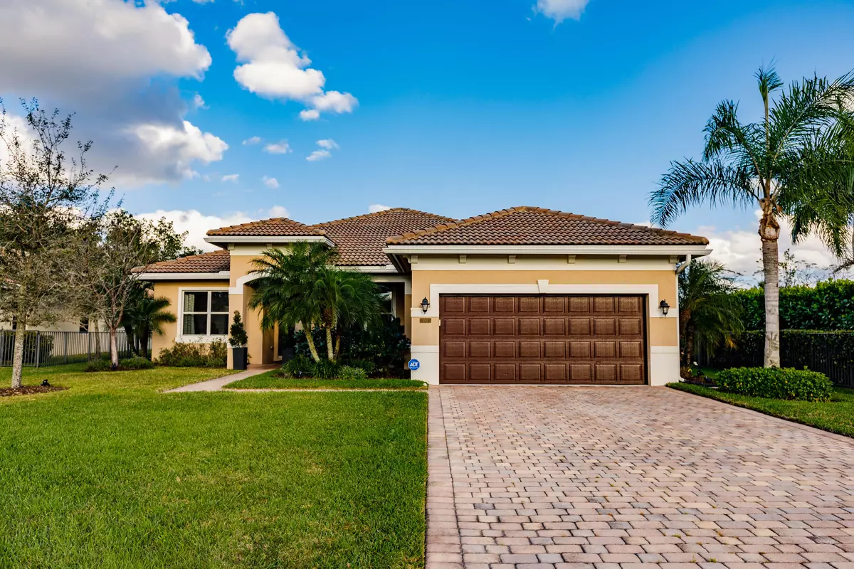 West Palm Beach, FL 33411,492 Rachel LN L