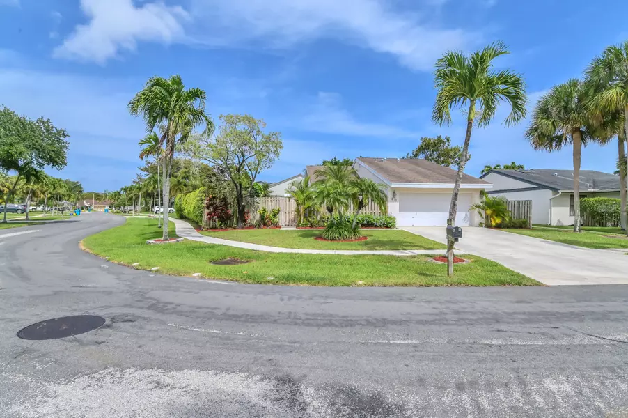 48 Baytree CIR, Boynton Beach, FL 33436