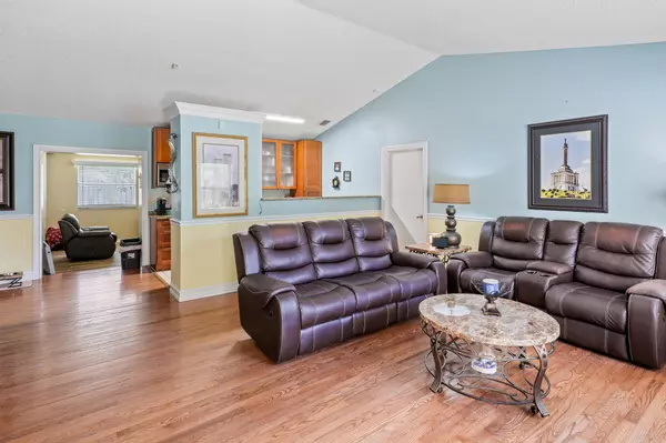 Lantana, FL 33462,1101 Julia Heights DR