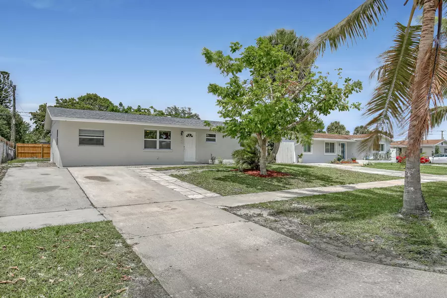 6067 Fair Green RD, West Palm Beach, FL 33417