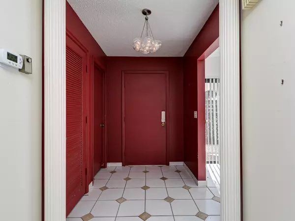 Boca Raton, FL 33433,21766 Cypress DR 20-D