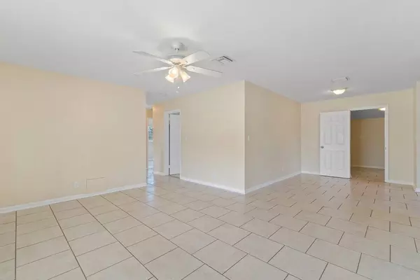 West Palm Beach, FL 33413,725 Caroline AVE