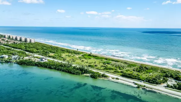 Jensen Beach, FL 34957,7700 S Ocean DR Cottage #25