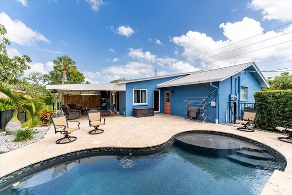 Stuart, FL 34996,292 SE Monterey AVE