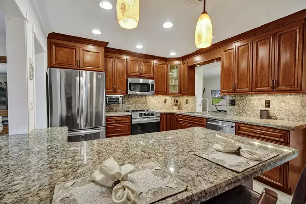 4661 SW 37 AVE, Dania Beach, FL 33312