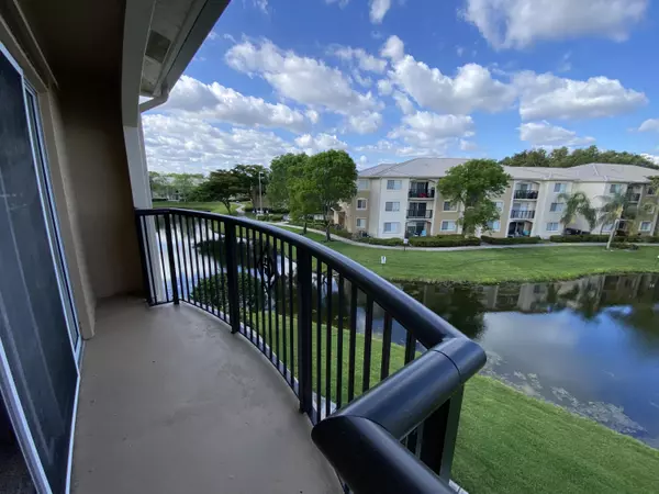 Royal Palm Beach, FL 33411,600 Crestwood CT 608