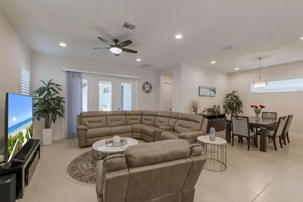 Palm Beach Gardens, FL 33418,8067 Hobbes WAY